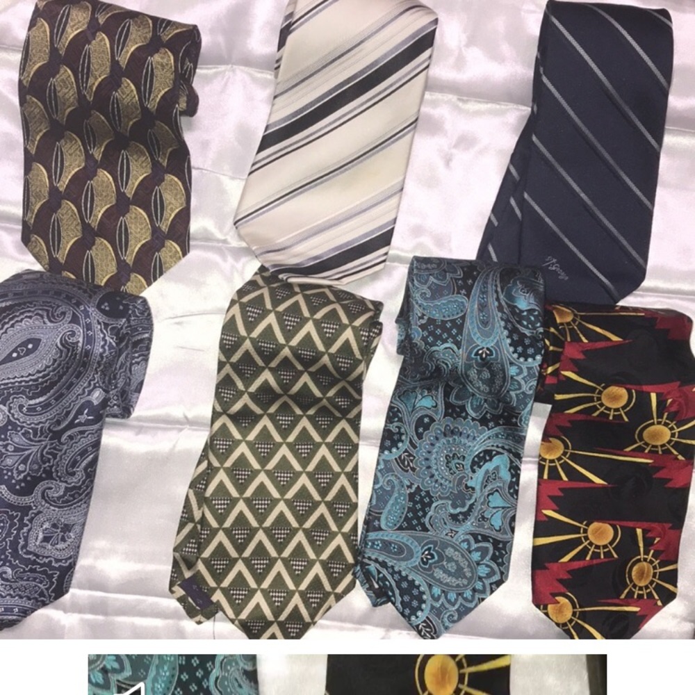 Big sale.  7 long ties for $40 you can't miss it.  a must buy usedgood condition